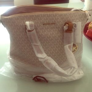MICHAEL KORS Authentic/Original New Large Tote Bag